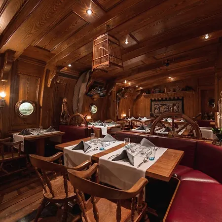 Boutique Albana Real - Restaurants & Ξενοδοχείο